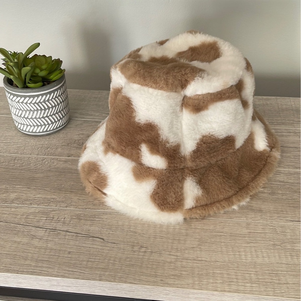 Fuzzy Warm Bucket Hat Brown & White Animal Print